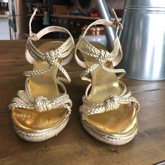 Michael Kors gold strappy wedge 5.5 - Picture 4 of 8